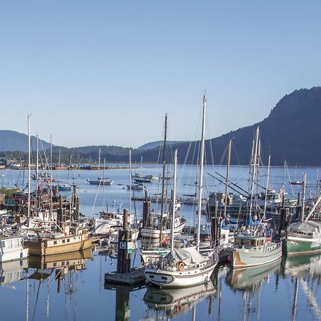 Oceanfront Suites At Cowichan Bay Esterno foto