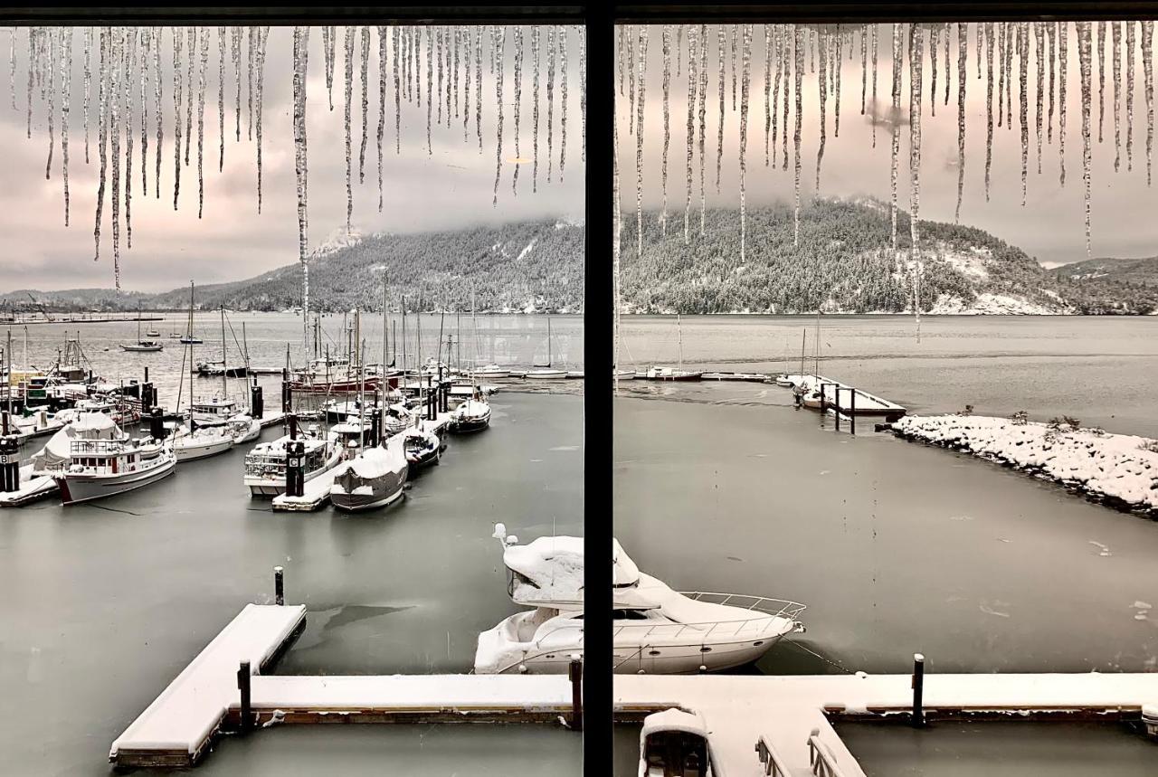 Oceanfront Suites At Cowichan Bay Esterno foto