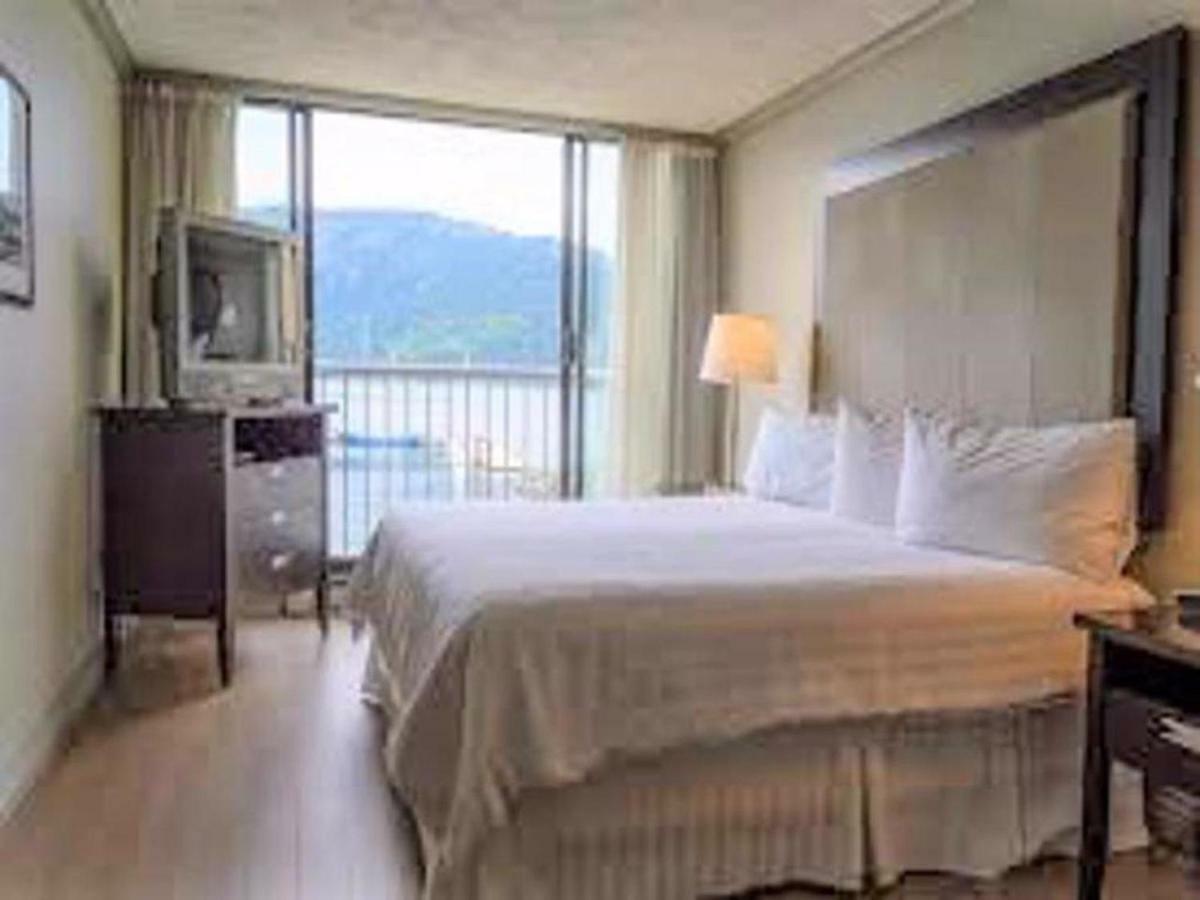Oceanfront Suites At Cowichan Bay Esterno foto